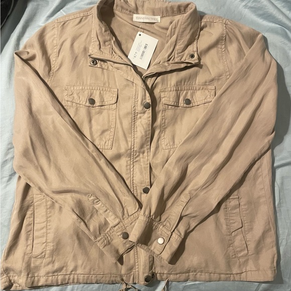 Banyan Tree Jackets & Blazers - NWT Tan Jacket with Relaxed Fit and Collared Neckline
